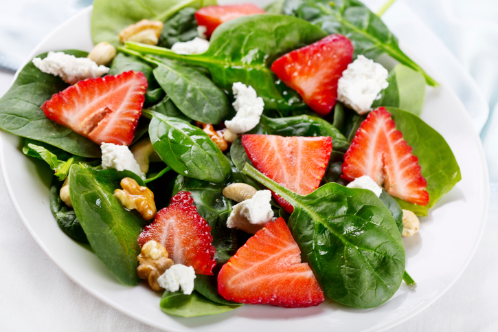 salad with strawberry